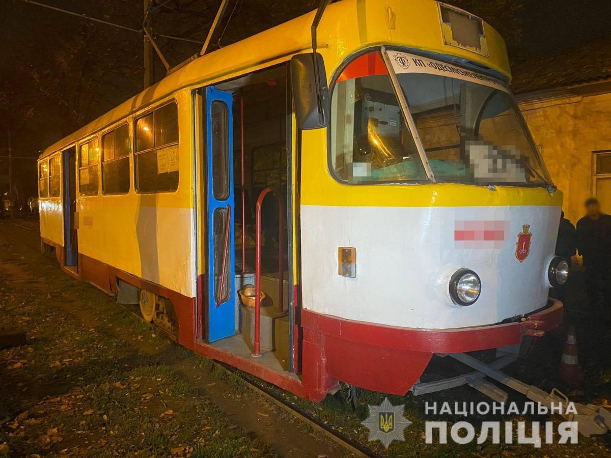 Трамвай збив чоловіка / фото НПУ Трамвай збив чоловіка / фото НПУ