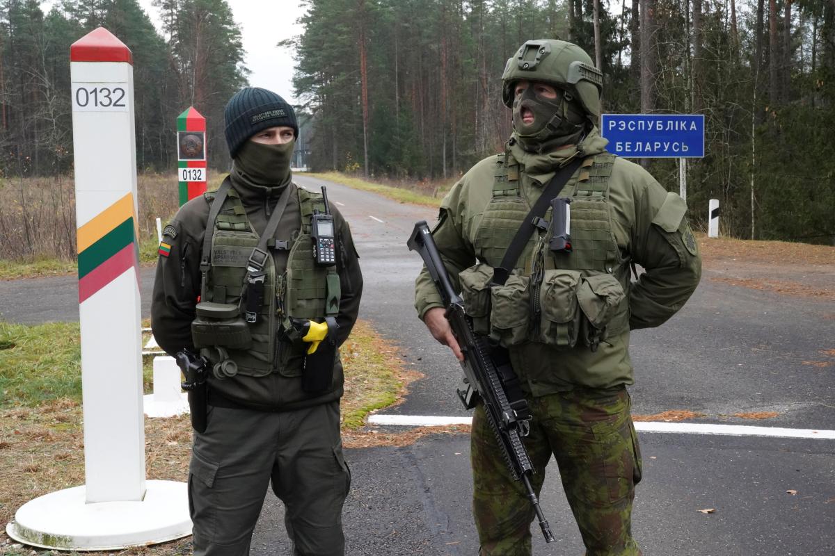 У Литві не повідомили, скільки саме солдатів буде переміщено до білоруського кордону / фото REUTERS