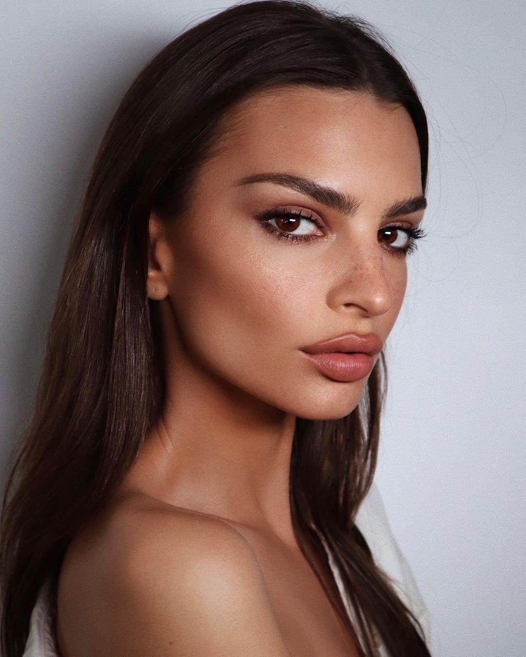 Емілі Ратаковскі / фото instagram.com/emrata Емілі Ратаковскі / фото instagram.com/emrata