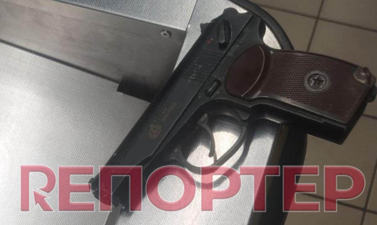Житель Дніпра дістав пістолет під час конфлікту в супермаркеті / фото Репортер Житель Дніпра дістав пістолет під час конфлікту в супермаркеті / фото Репортер