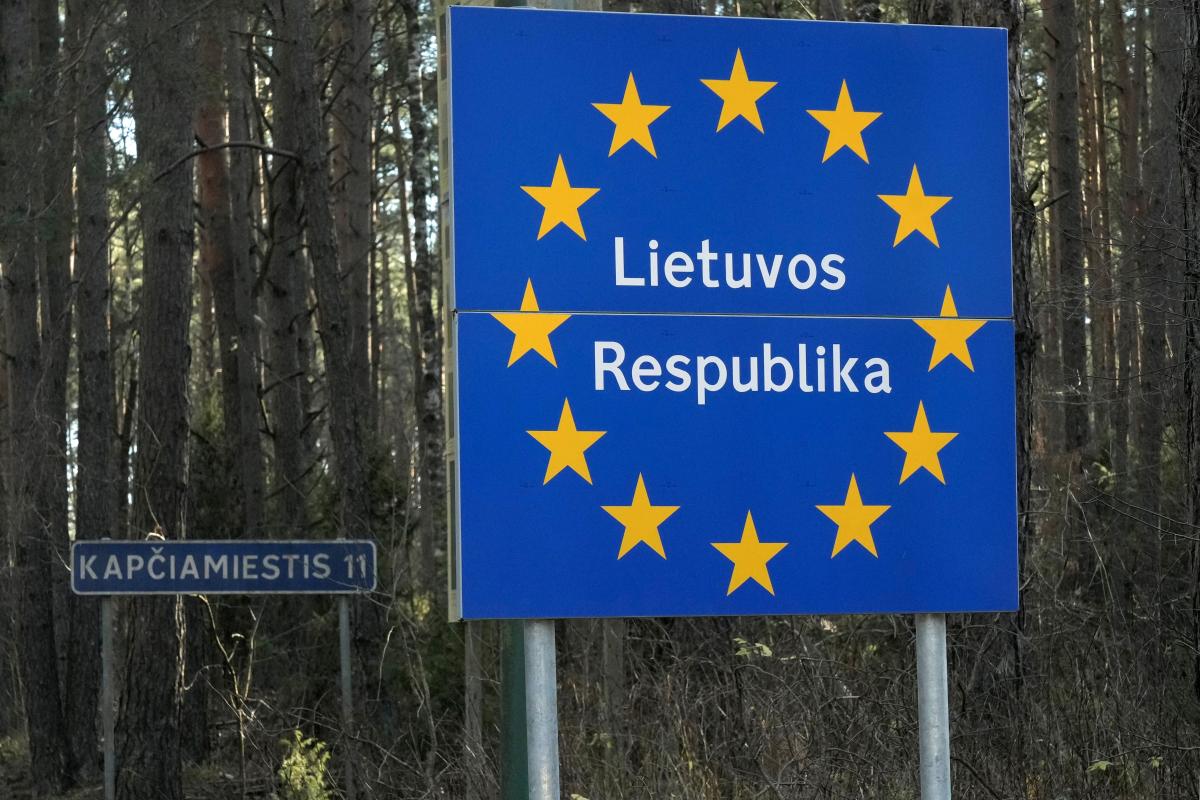 Литва готовилась к угрозам РФ, говорит Юрконис / фото REUTERS