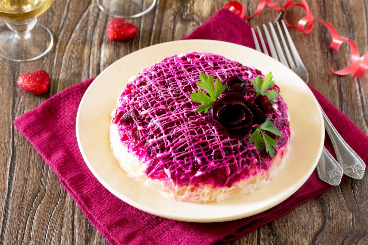 Салат на День святого Валентина / фото depositphotos.com