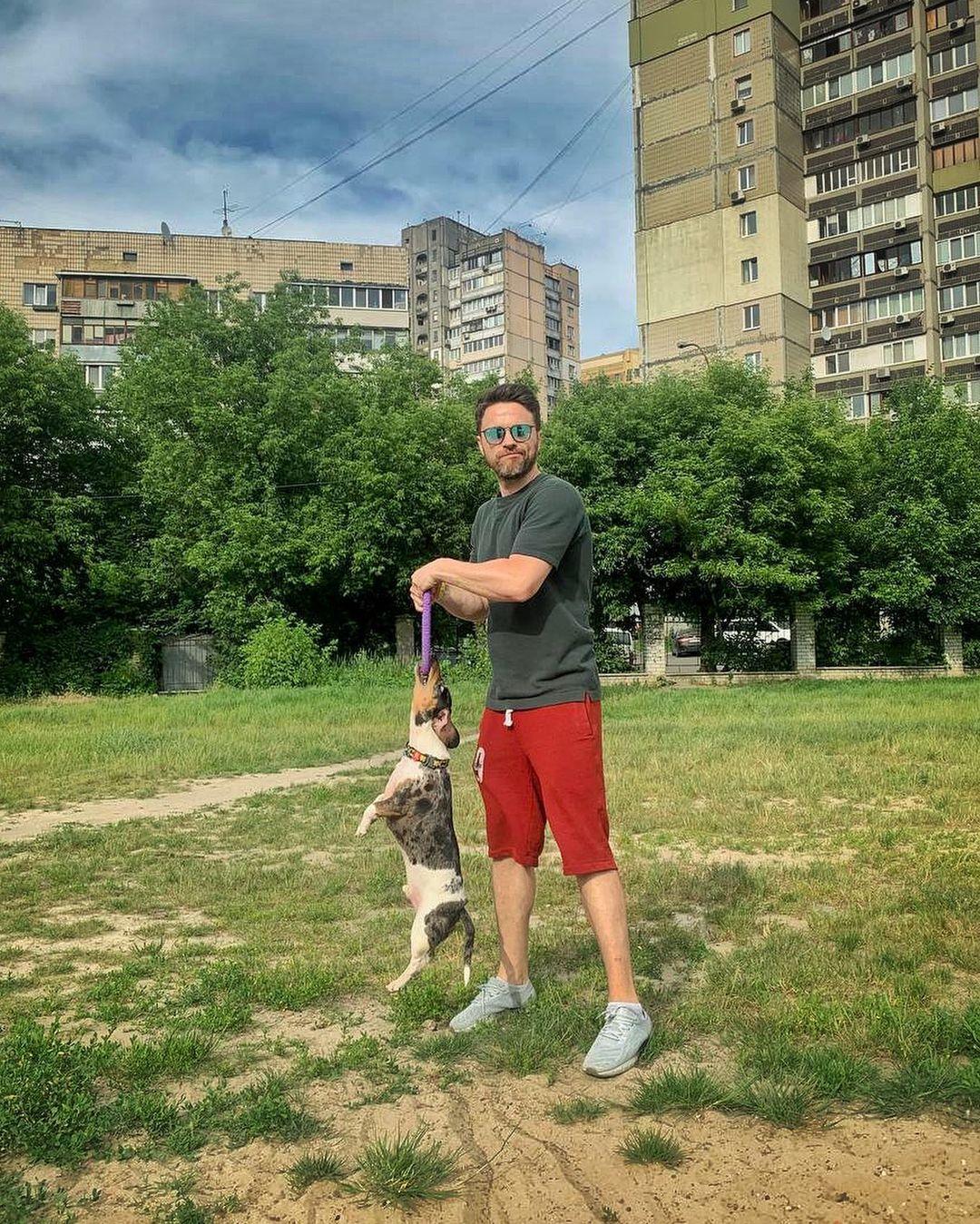 Попов с детства любит собак / instagram.com/akter