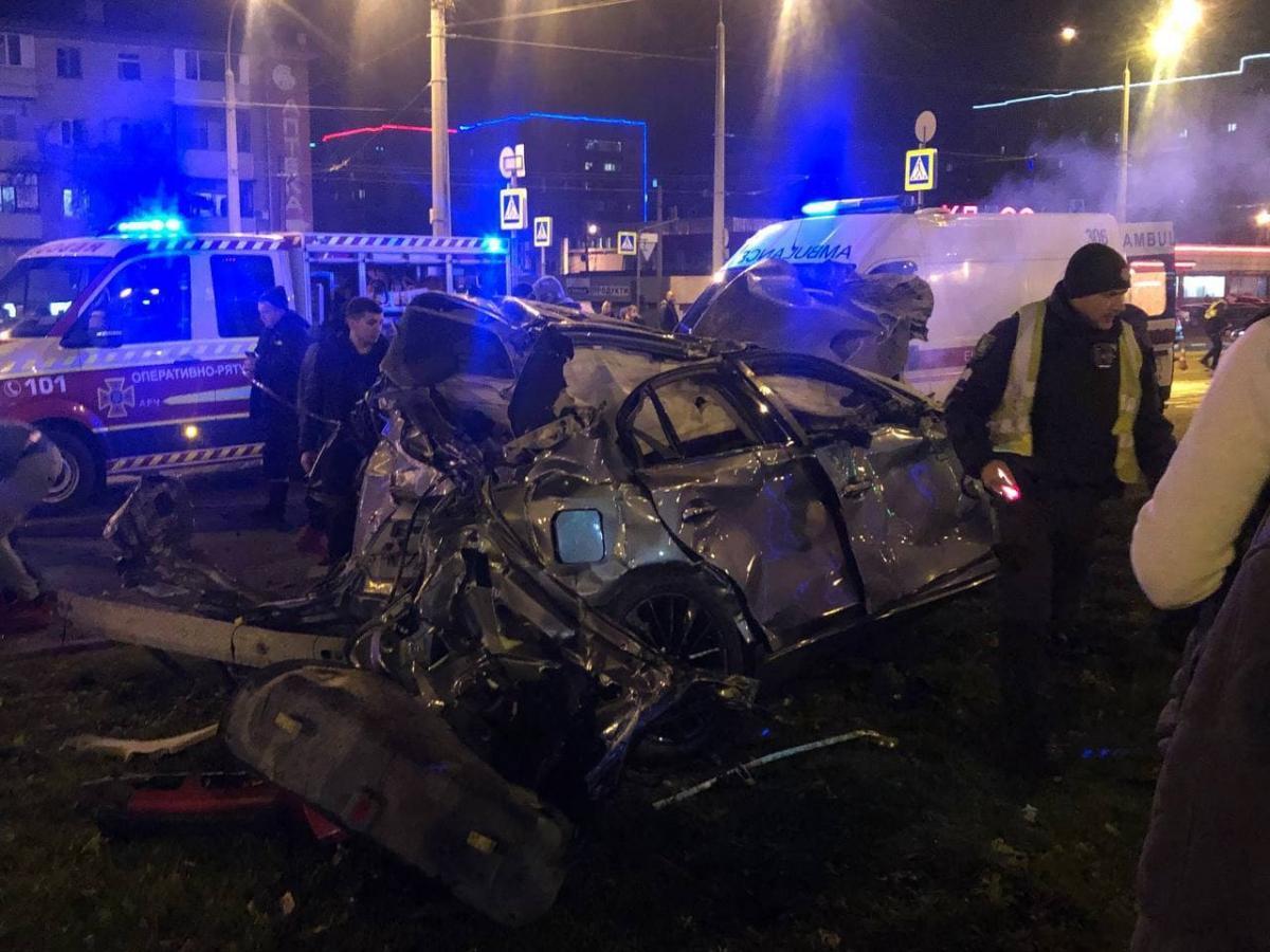 Украинцы вряд ли забыли страшную ДТП в Харькове, когда 16-летний водитель «Инфинити» выехал на красный свет и спровоцировал смертельную аварию/  фото t.me/hueviykharkov