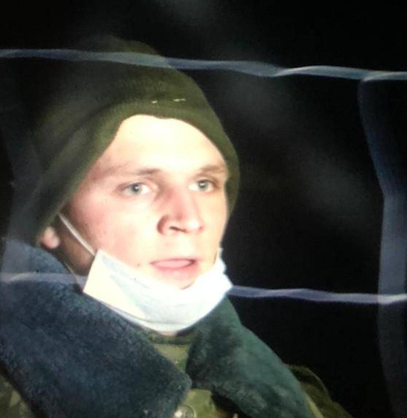 This man shot in the air and tried to damage the Polish border of the fence / photo twitter.com/StZaryn
