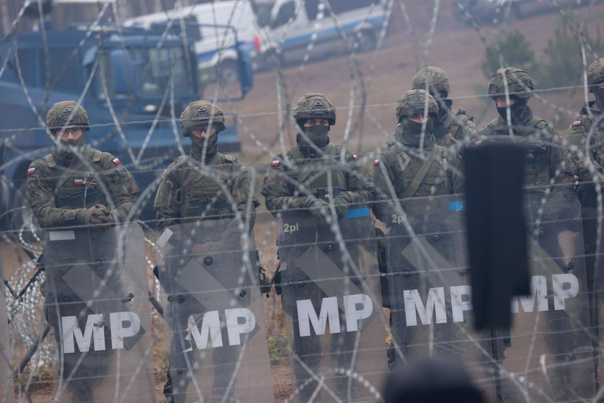 Мигрантами руководил белорусский спецназ / Фото: REUTERS