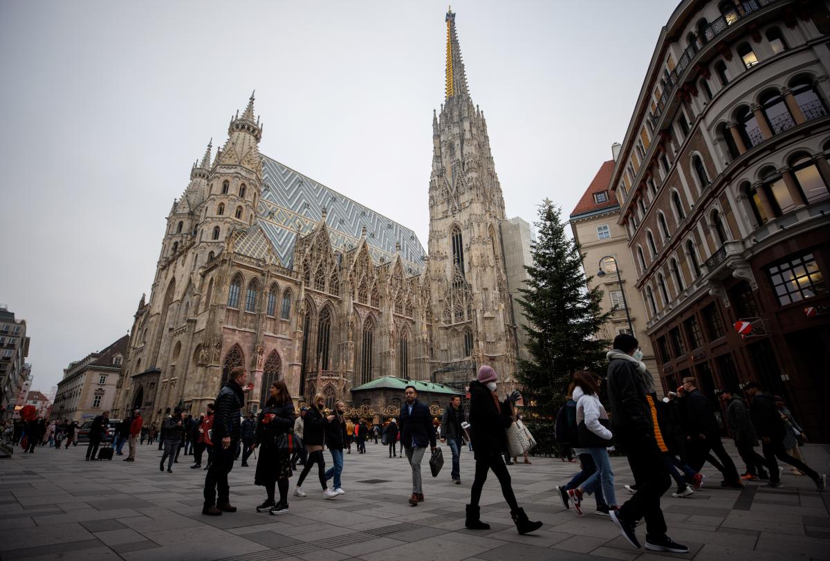 В Вене уже начинают открываться рождественские ярмарки / фото REUTERS