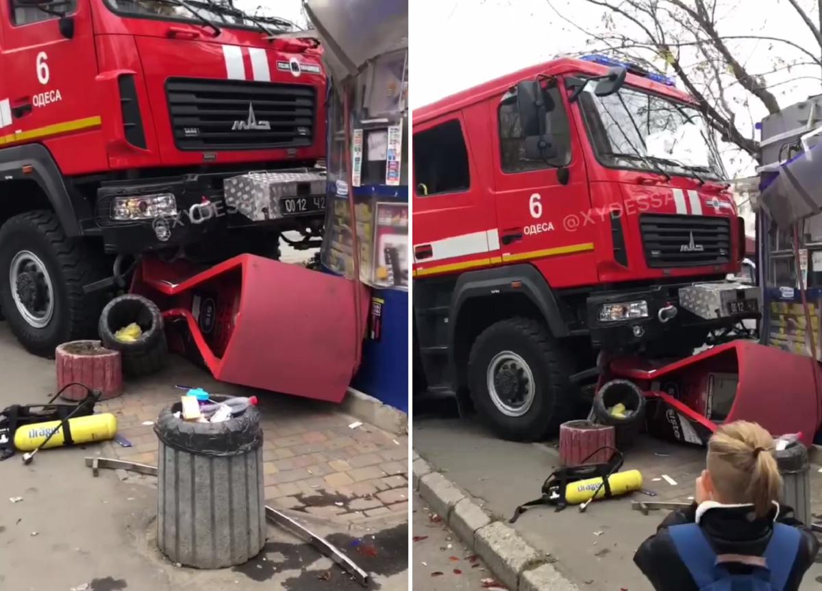 Пожежна машина після зіткнення з іномаркою врізалася в кіоск / скріншот Пожежна машина після зіткнення з іномаркою врізалася в кіоск / скріншот