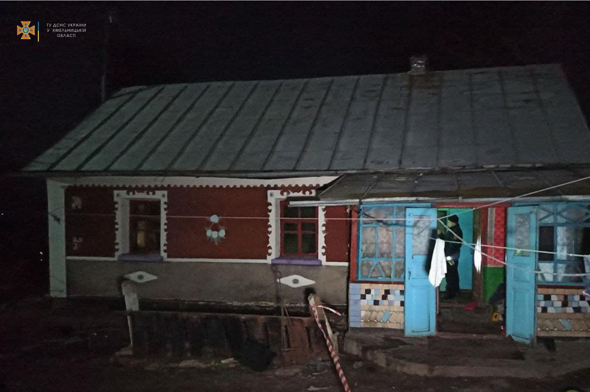 В огне погибли четверо детей / фото пресс-центр ГСЧС Хмельницкой области В огне погибли четверо детей / фото пресс-центр ГСЧС Хмельницкой области