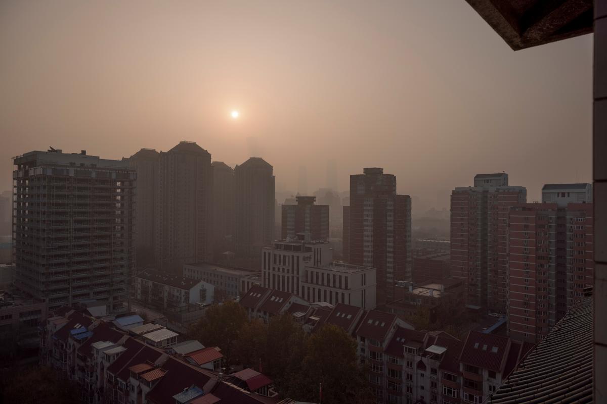 Несколько китайских городов окутал густой туман / фото REUTERS
