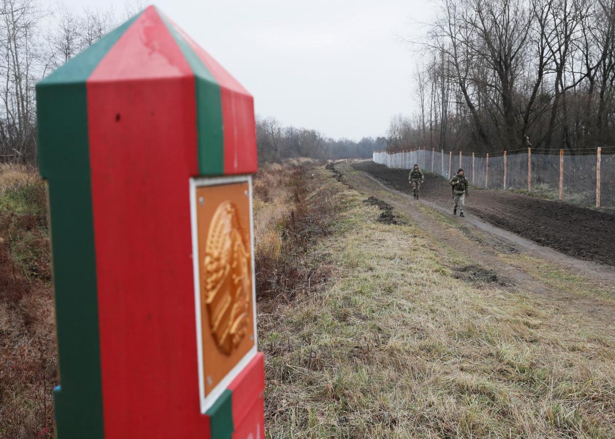 В ДПСУ прокоментували звинувачення Білорусі щодо трупів та провокацій на кордоні з ЄС / REUTERS В ДПСУ прокоментували звинувачення Білорусі щодо трупів та провокацій на кордоні з ЄС / REUTERS