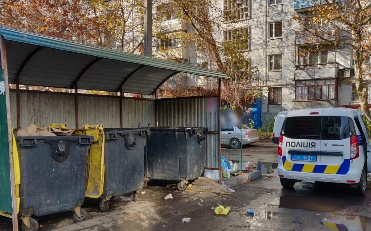 У Мелітополі на смітнику знайшли тіло дитини / фото facebook.com/PoliceMelitopol У Мелітополі на смітнику знайшли тіло дитини / фото facebook.com/PoliceMelitopol