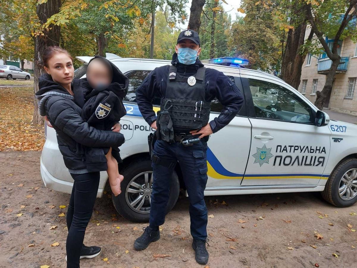 Жителька Білої Церкви залишили малюка вдома, а сама пішла випивати / фото Нацполіція Жителька Білої Церкви залишили малюка вдома, а сама пішла випивати / фото Нацполіція