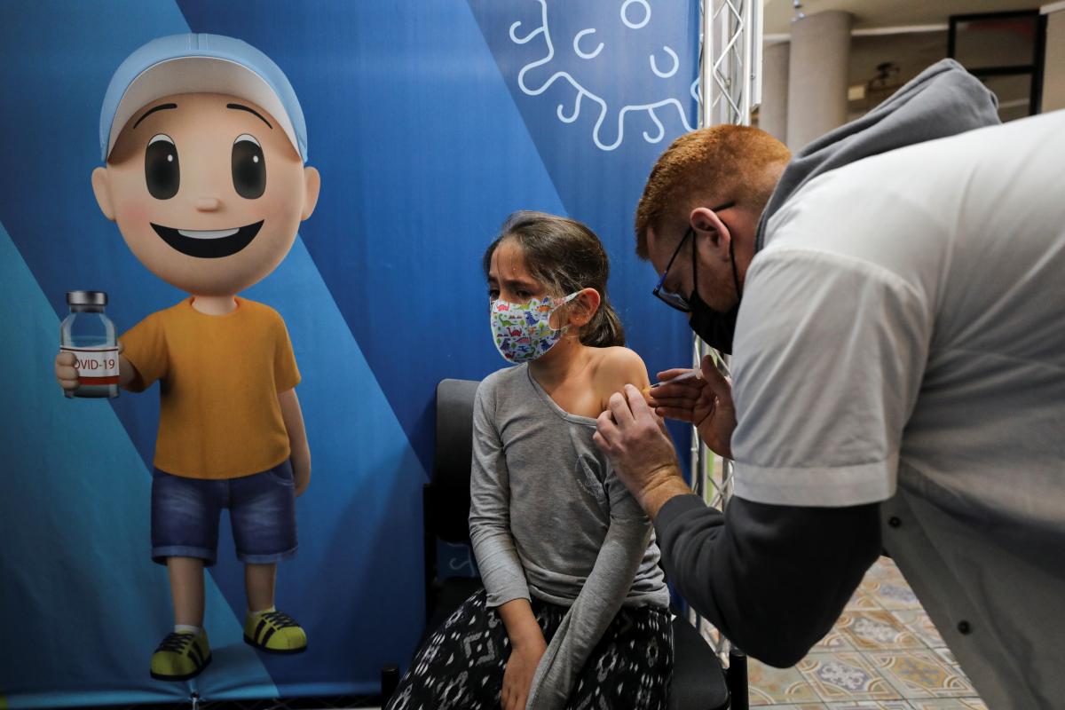 Жиравецкий выступил против вакцинации детей, переболевших COVID-19 / фото REUTERS