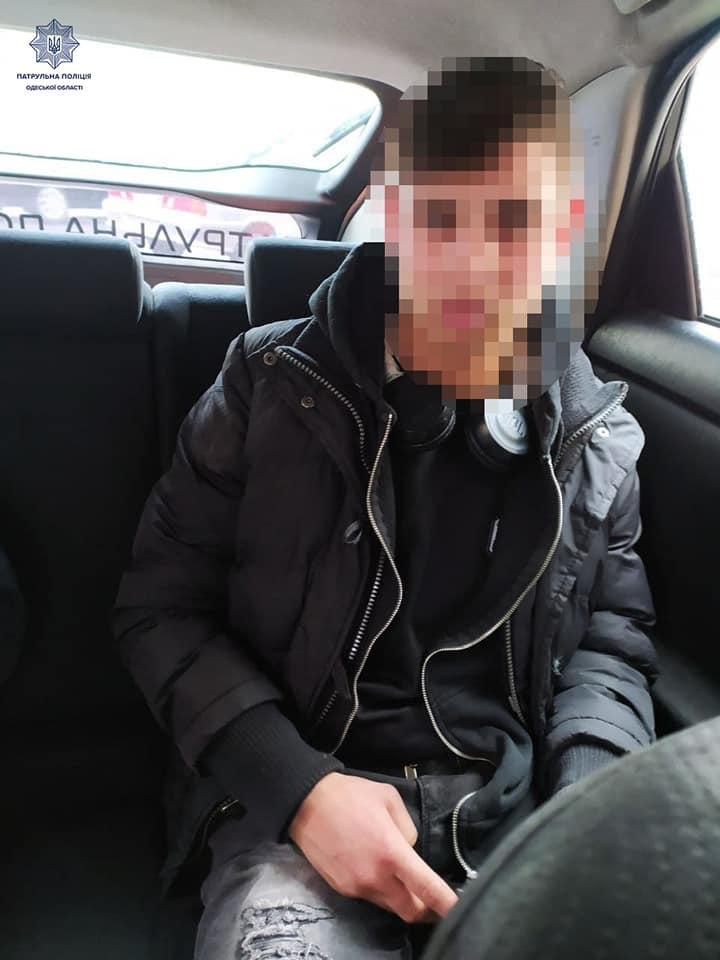 За рулем автомобиля находился 17-летний юноша / фото facebook.com/odesapolice