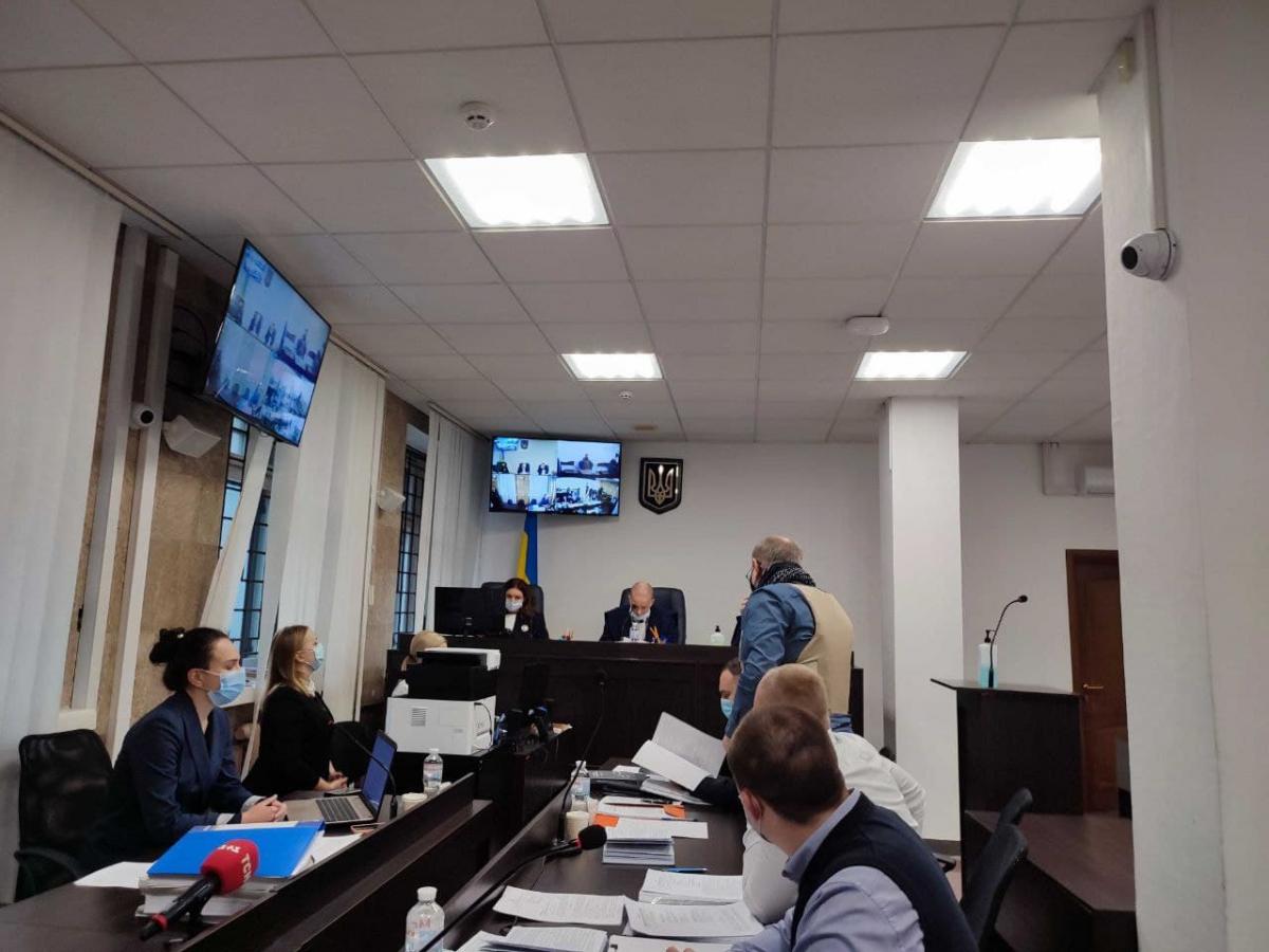 Чаус прийшов до суду в бронежилеті/фото Центр протидії корупції Чаус прийшов до суду в бронежилеті/фото Центр протидії корупції