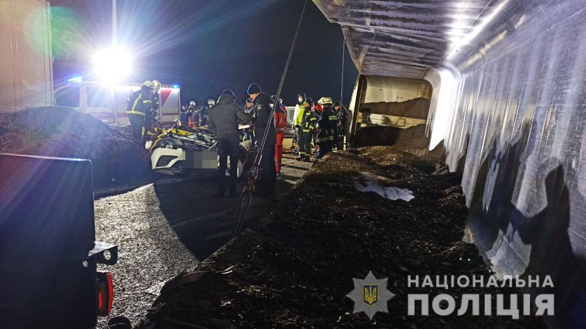 Масштабная авария в Харькове произошла 25 ноября / фото Нацполиция Масштабная авария в Харькове произошла 25 ноября / фото Нацполиция