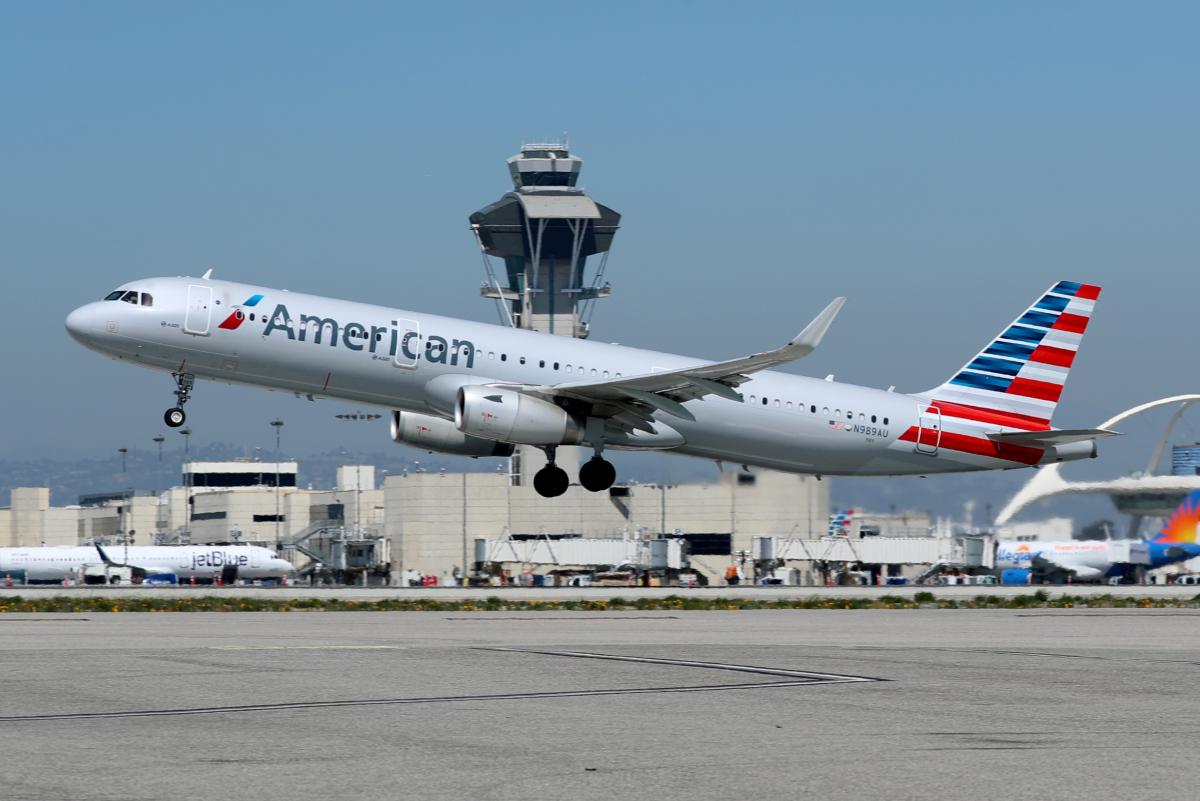 Нелегал забрался в самолет авиакомпании American Airlines / фото REUTERS