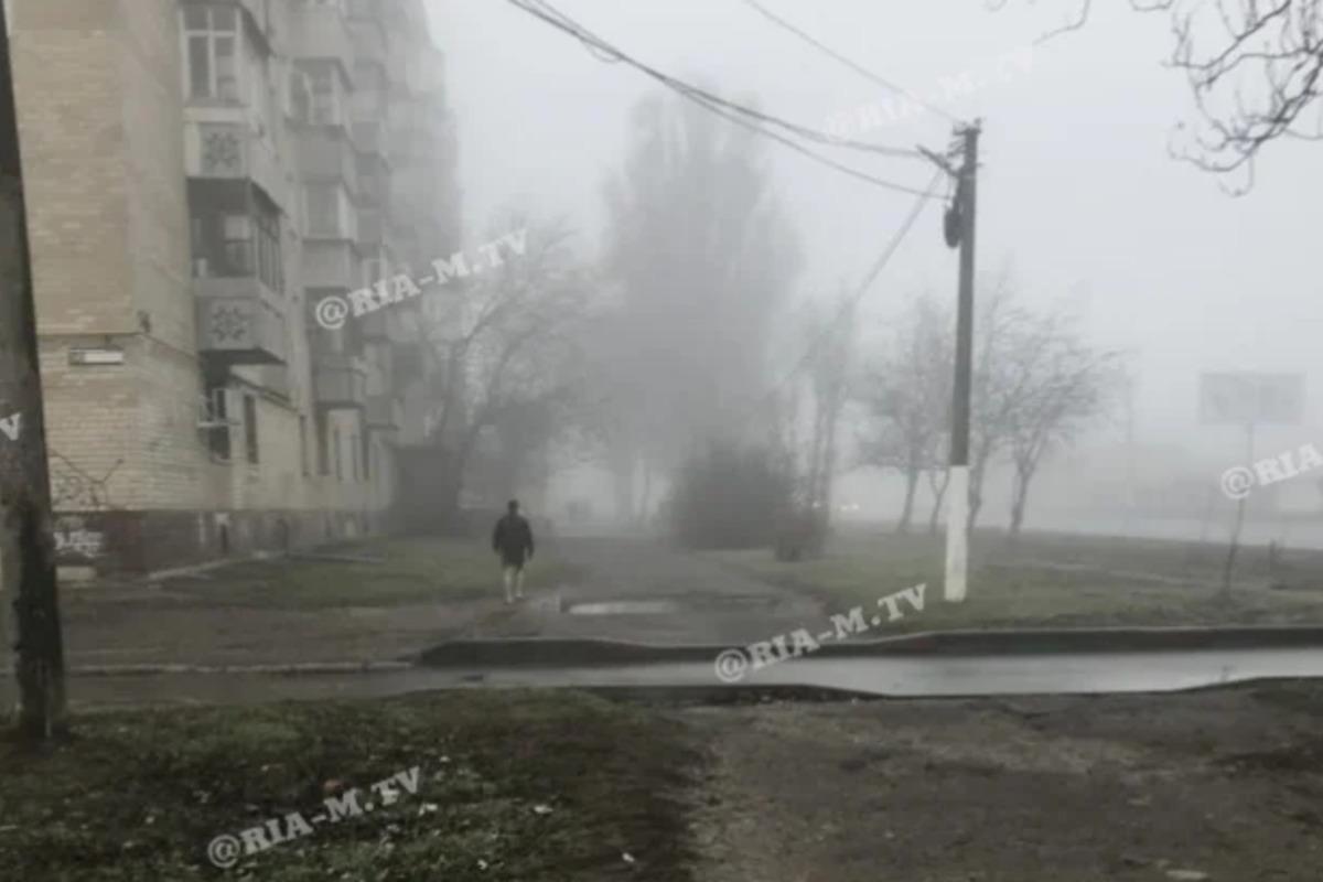 В Мелитополе на улице сфотографировали полуголого мужчину / фото ria-m.tv