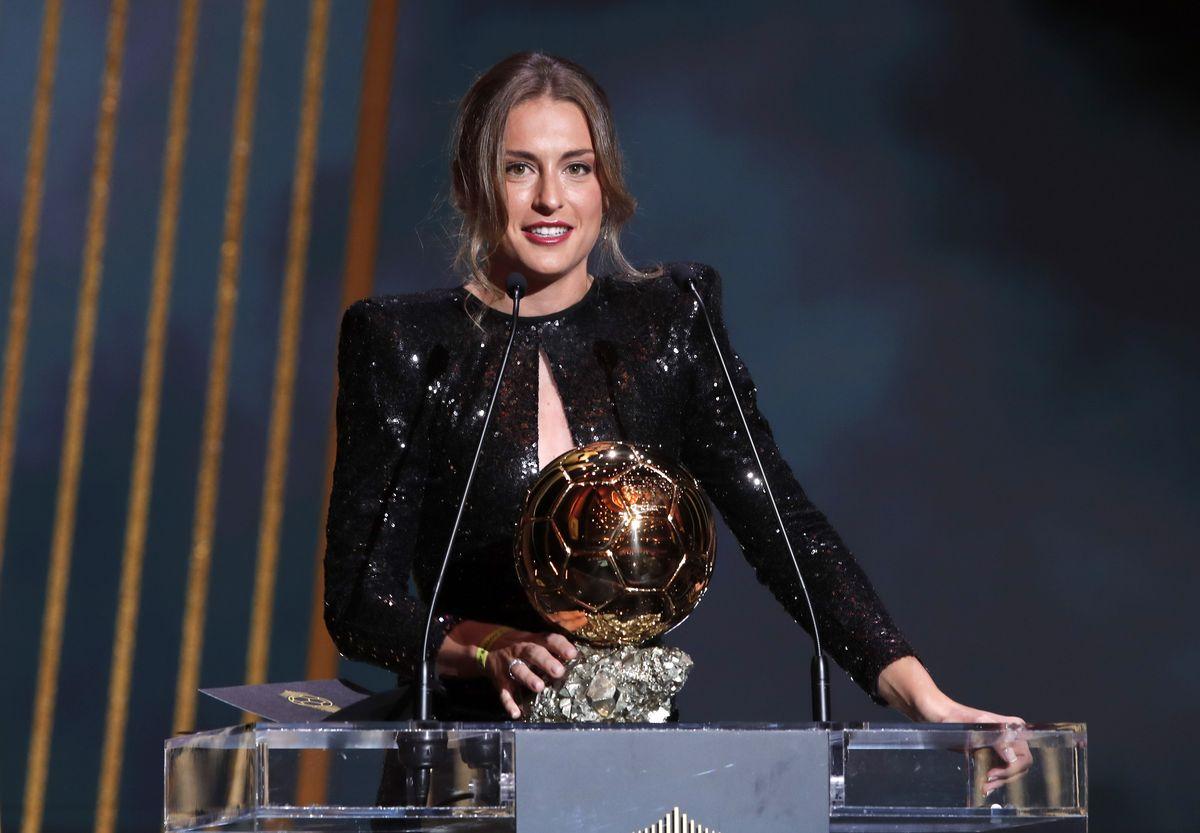 Алексия Путельяс получила женский "Золотой мяч-2021" / фото REUTERS