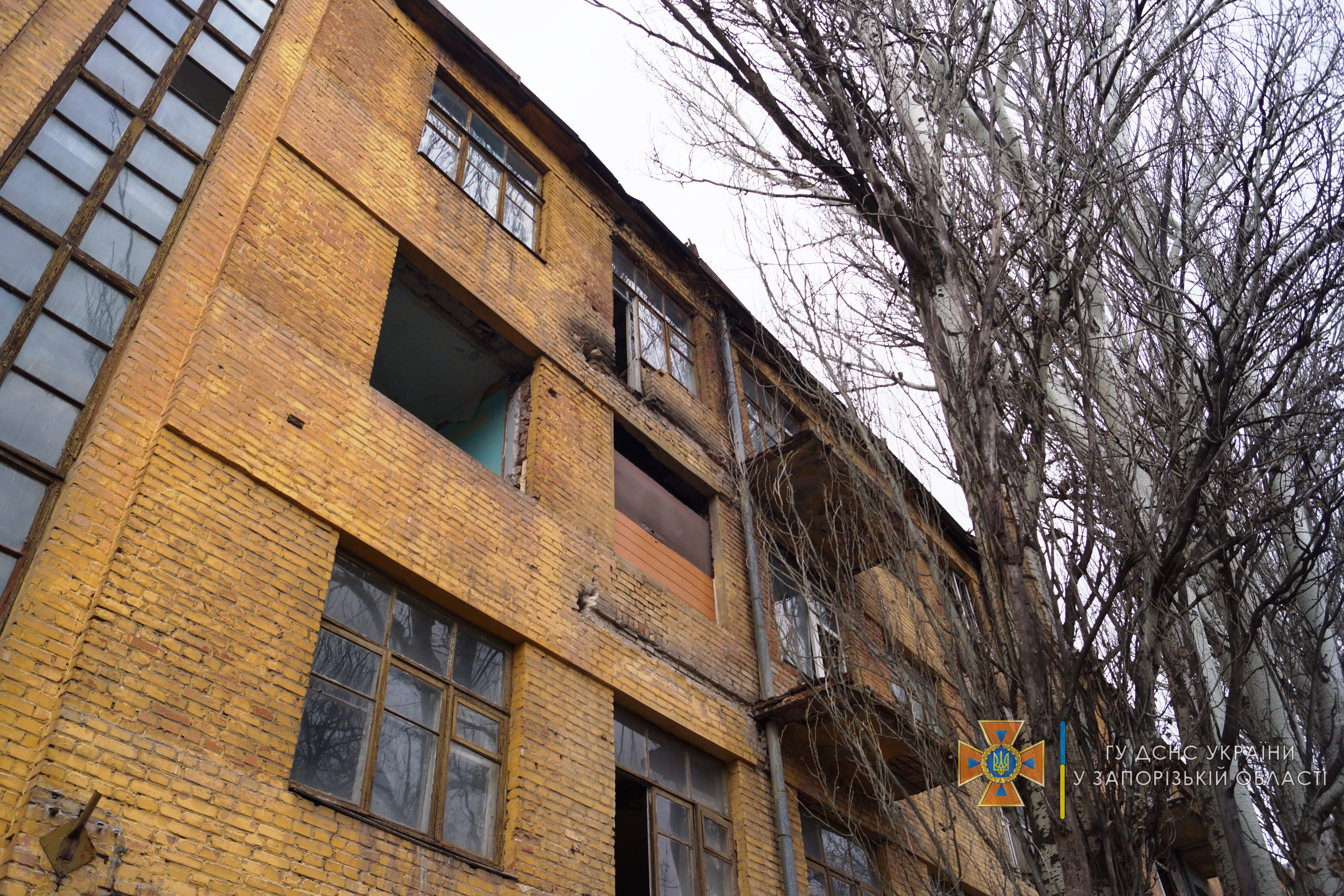 У Запоріжжі балкон обвалився разом з чоловіком / фото прес-служба ДСНС Запорізької області