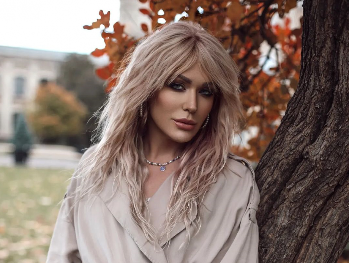 Қызғылт түсті порно студент