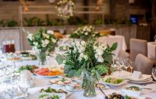 Доставка цветов и счастья: свадебные оформления от UFL