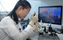 Без шприцев: в Австралии ученые разработали новую технологию прививок от COVID-19