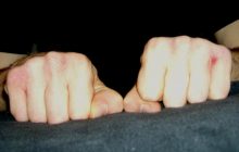 В Одесі син до смерті забив літню матір й викинув тіло в під'їзд (відео)
