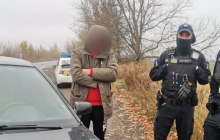 В Кривом Роге мужчина вывез за город и оставил на трассе бывшую жену (фото)