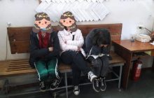 В Кривом Роге 11-летние девочки разрисовали вагон трамвая, но их постигло наказание (видео)
