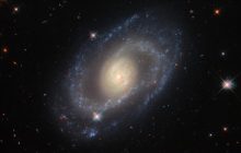 Телескоп Hubble зробив фото цікавої галактики в сузір'ї Діви (відео)