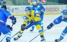 Збірна України з хокею стартувала на міжнародному турнірі з росіянами у складі