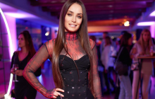 "Дали конфету в виде фаллоимитатора": Ксения Мишина попала в курьезную ситуацию (видео)