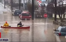 Смертоносна повінь: десятки авто опинилися під завалами у Канаді, є жертва (відео)