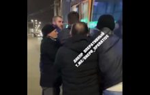 Їде сильніший: у Кривому Розі з кулаками виштовхали "зайвого" пасажира з маршрутки (відео)