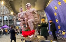 Путин и Лукашенко – "голые убийцы": в Чехии активисты заступились за Украину (фото, видео)