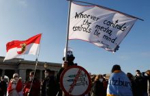 В Вене тысячи людей вышли на протесты против принудительной вакцинации и локдауна (фото, видео)
