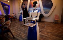 Роботи замість офіціантів: в Іраку запрацював ресторан майбутнього (фоторепортаж)