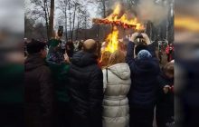 В российском городе сожгли "коронавирус" (видео)