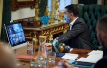 На совещании у Зеленского обсудили ситуацию с новым штаммом коронавируса "Омикрон"