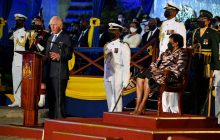 Барбадос стал республикой и снял королеву Елизавету II с поста главы государства (фоторепортаж)