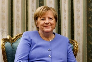 Меркель просила Украину не сопротивляться во время захвата Крыма, - экс-глава ВС Литвы