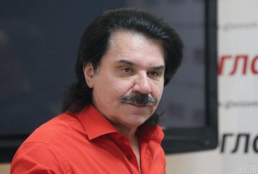 Павел Зибров попал в скандал: его обвинили в выступлении на свадьбе богачей во время войны