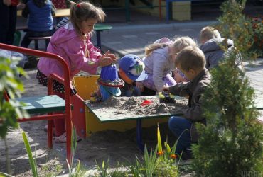 Экономический паспорт украинца: стало известно, сколько планируют платить детям