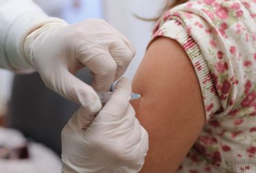 В Украине разрешат делать вторую бустерную вакцинацию от COVID-19 всем гражданам - Кузин