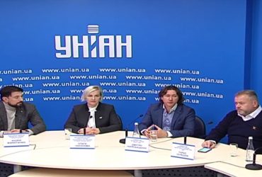 Коронавирус: Рестораторы выступают против штрафов за невакцинированных посетителей
