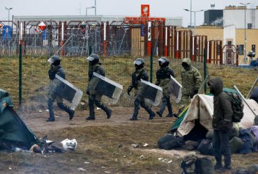 Польща направляє тисячі військових до кордону з Білоруссю