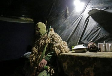 Снайпер Сил спецоперацій ЗСУ накрив військових РФ (відео)