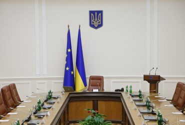 СМИ: Из Кабмина уволят двух министров, Резников остается